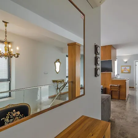 בית הארחה Ambra 4*