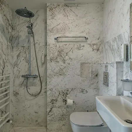 Ambra בית הארחה טיולנובו