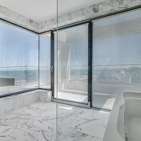 בית הארחה Ambra 4*