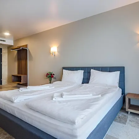 בית הארחה Ambra 4*