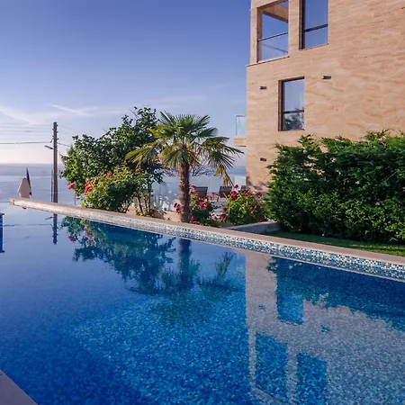 Ambra בית הארחה