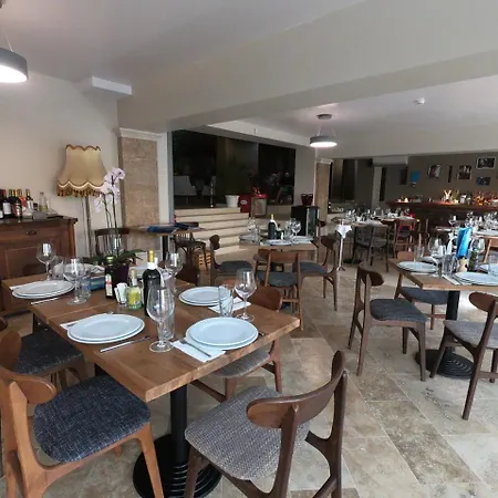 Ambra בית הארחה טיולנובו